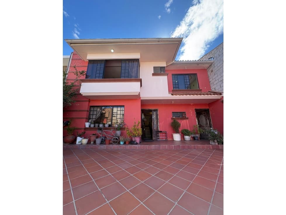Venta de Casa, Cuenca, Sector Ricaurte, 277 m2 — foto 2