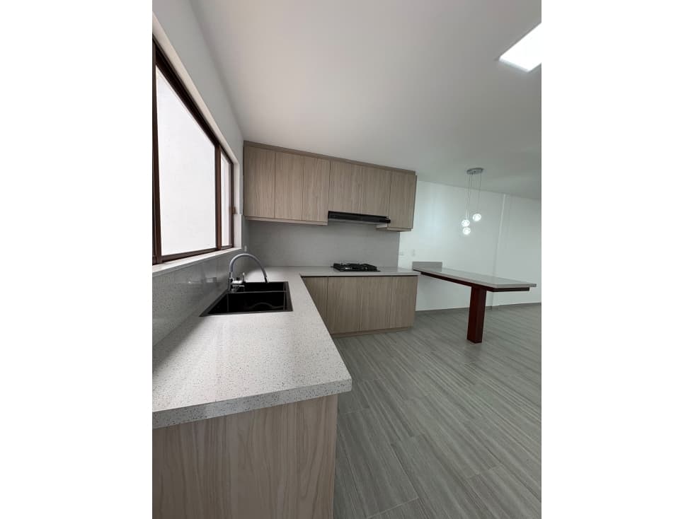 Venta de Casa Nueva, Cuenca, Sector Ciudadela de Arquitectos, 130 m2 — foto 3