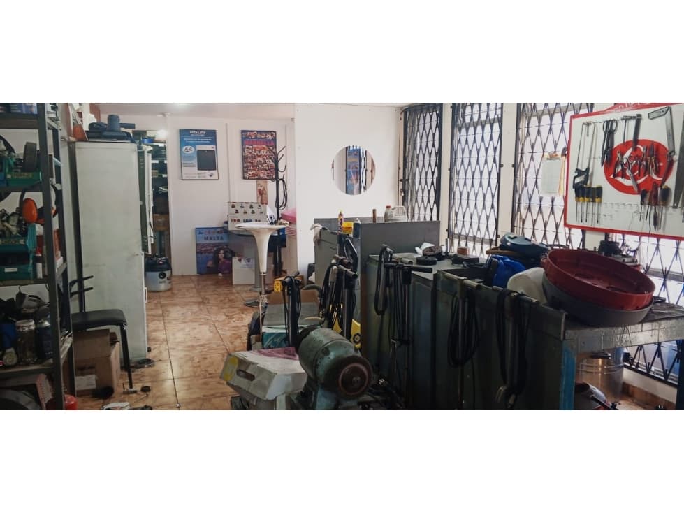 La Colón, Local Comercial en Renta, 149m2, 2 Ambientes — foto 1