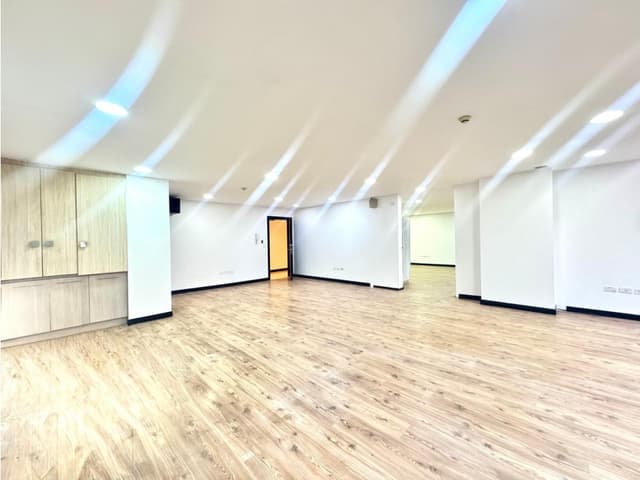 República de El Salvador, Hermosa Oficina en Venta, 115m2