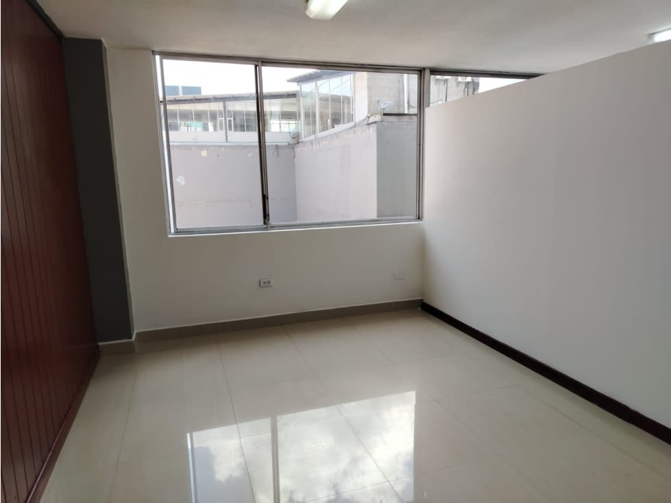 12 De Octubre, Oficina en Renta, 60m2 — foto 2