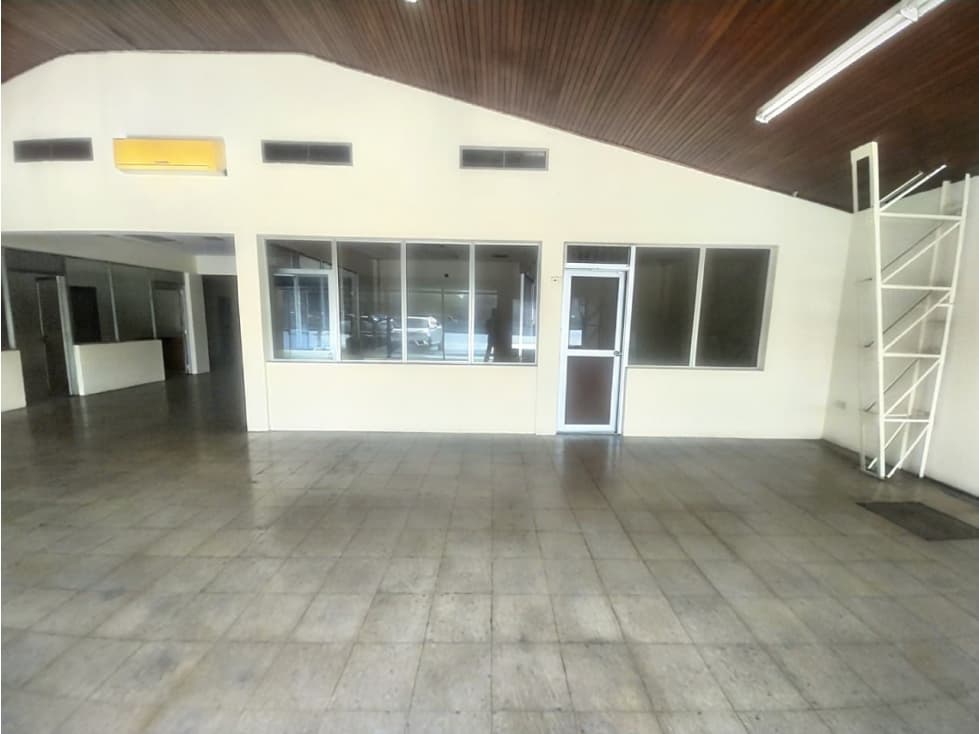 Av. Las Americas, Local Comercial en Renta, 670m2 — foto 5