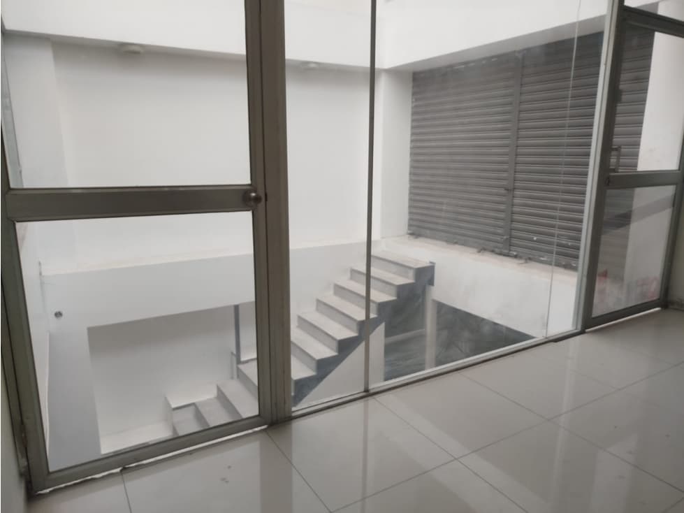 Iñaquito, Edificio Comercial en Venta, 2200m2, 10 Ambientes — foto 3