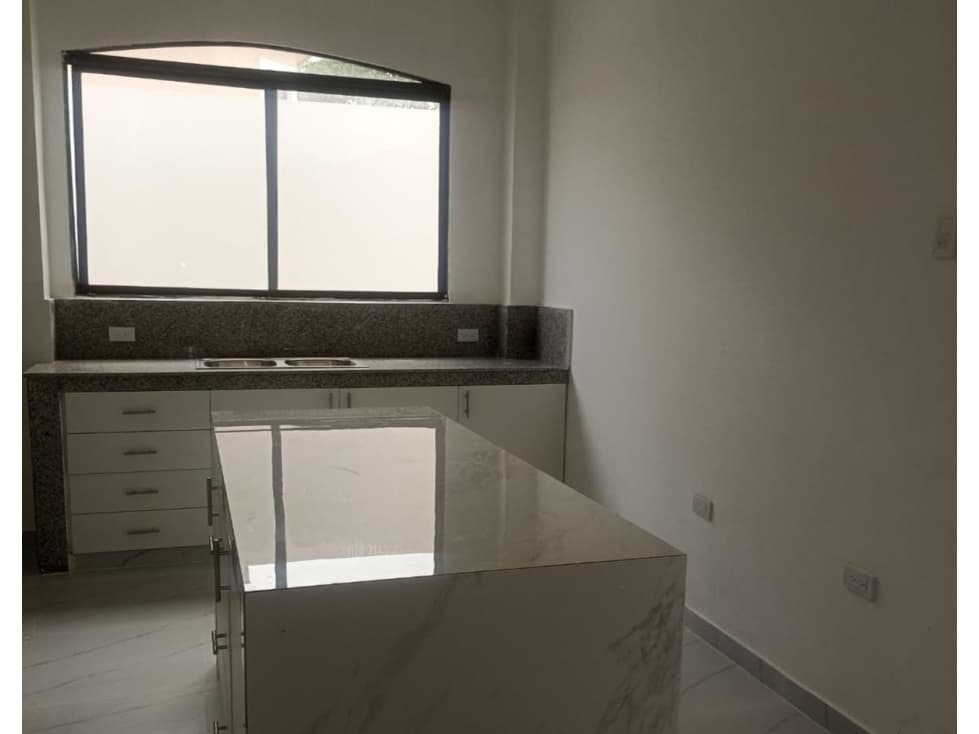 Samborondón, Hermosa Casa en Venta, 600m2 — foto 3
