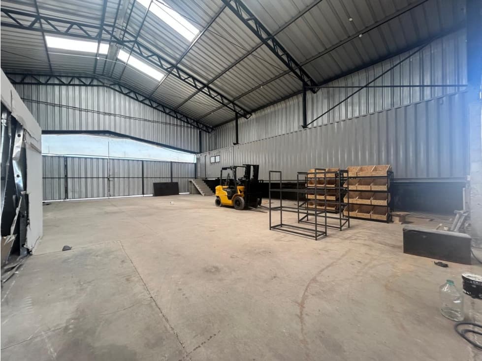 Pifo, Galpón en Renta, 560 m2, 1500m2 terreno — foto 3