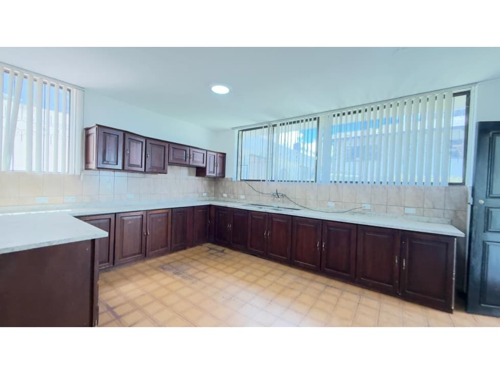 La Shyris, Hermosa Casa Comercial en Renta, 340m2 — foto 5