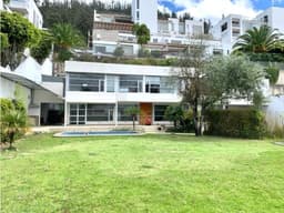 Cumbayá casa sin muebles, 5 habitaciones, 4 parqueaderos,380m2