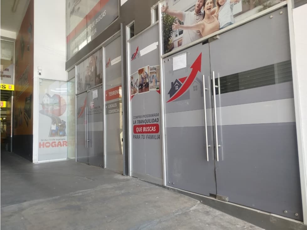 Iñaquito, Local 120m2 2 ambientes, parqueaderos — foto 4