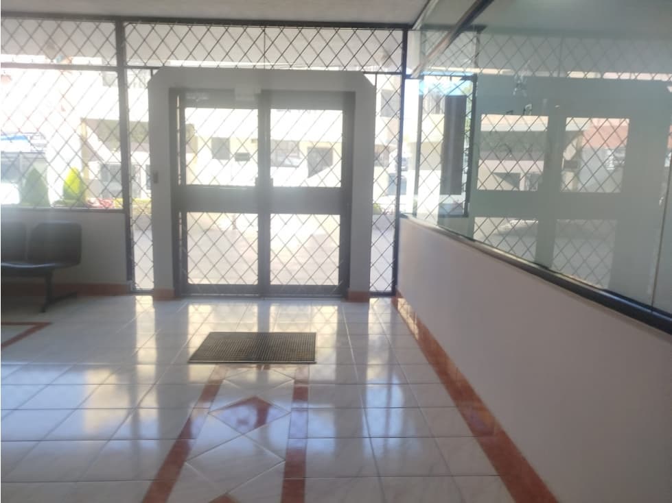 Iñaquito Bajo, Local Comercial en Venta, 74m2, 1 Ambiente — foto 3