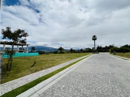 Puembo, Terreno en Venta, 560.39m2, 2 Pisos
