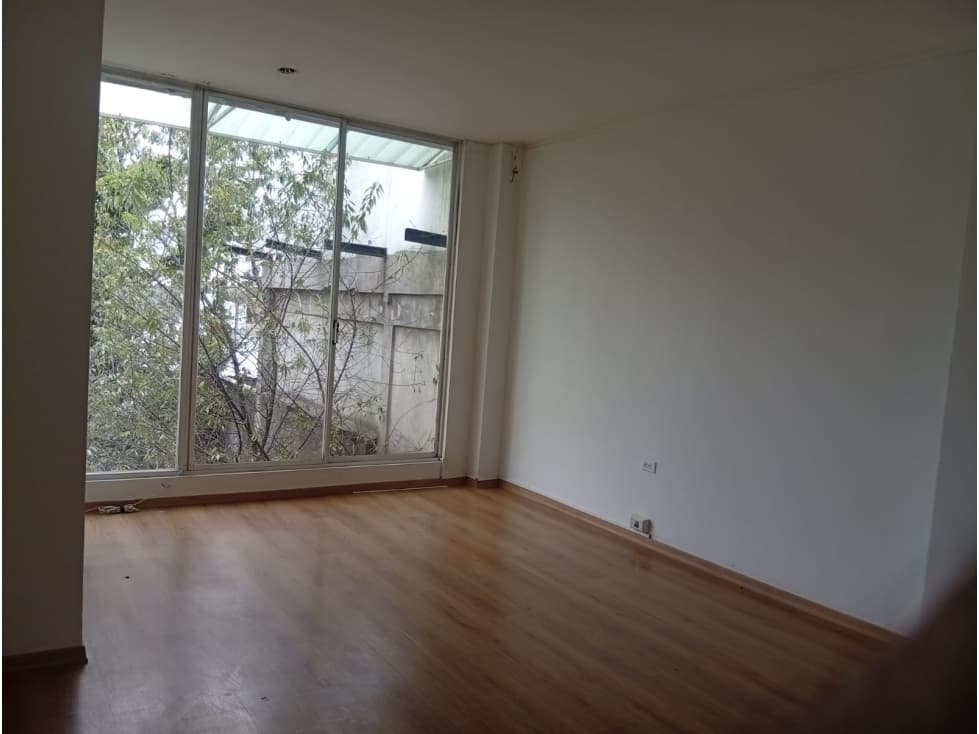 Gonzales Suarez, Casa Comercial Renta 350 m" — foto 3
