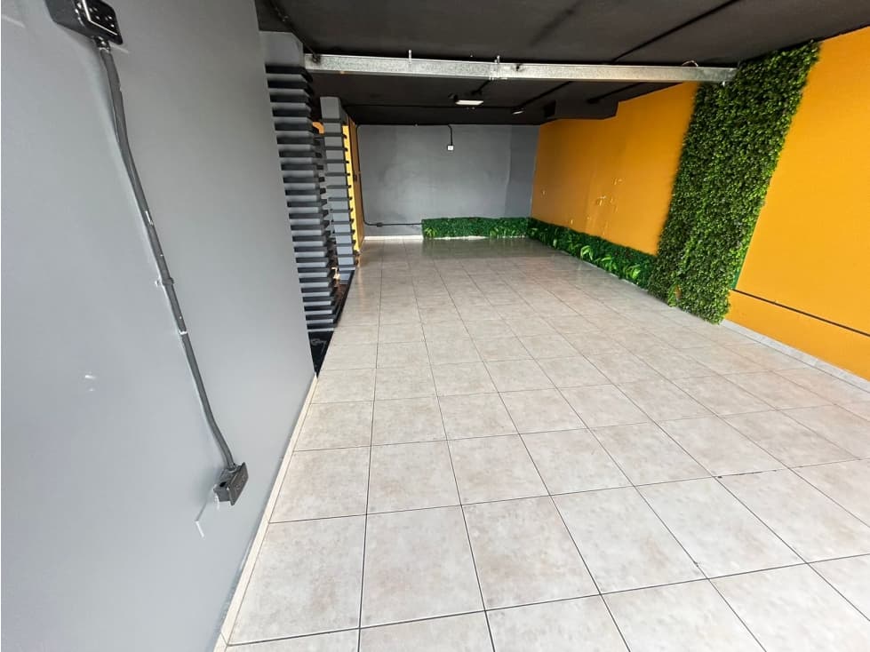El Batán, Local Comercial en Renta, 200m2, 3 Ambientes — foto 3