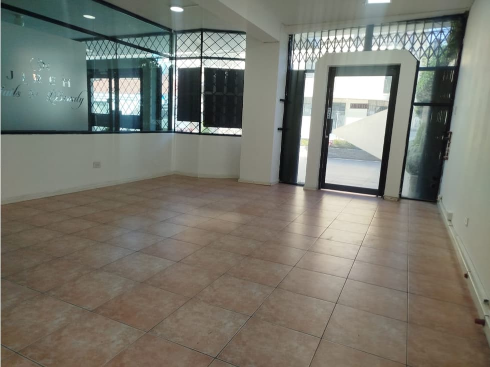 Iñaquito Bajo, Local Comercial en Venta, 74m2, 1 Ambiente — foto 1