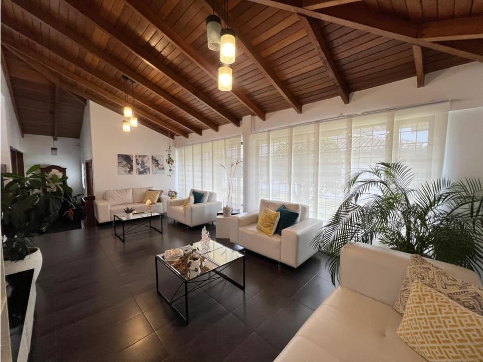 Tumbaco, Casa en Venta, 353m2, 3 Habitaciones — foto 2