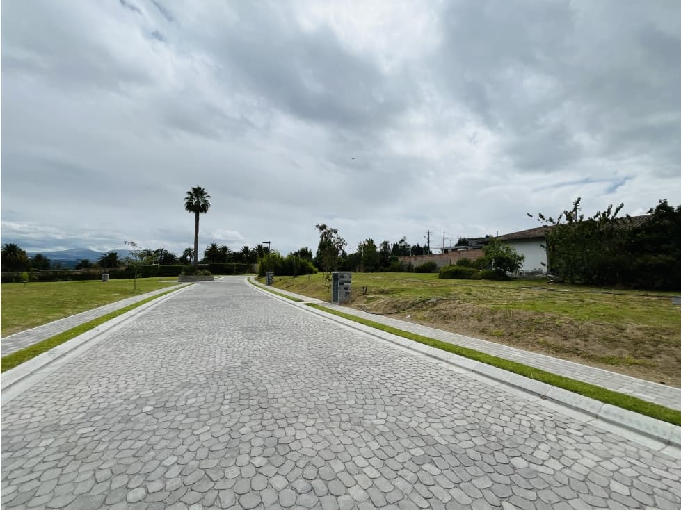 Puembo, Terreno en Venta, 573.69m2, 2 Pisos — foto 2