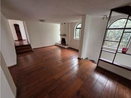 Granda Centeno, Hermosa Casa en Venta, 394m2