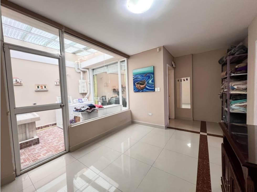 Carcelén Los Mastodontes, Casa en Venta, 462m2, + 1 suite completa — foto 6