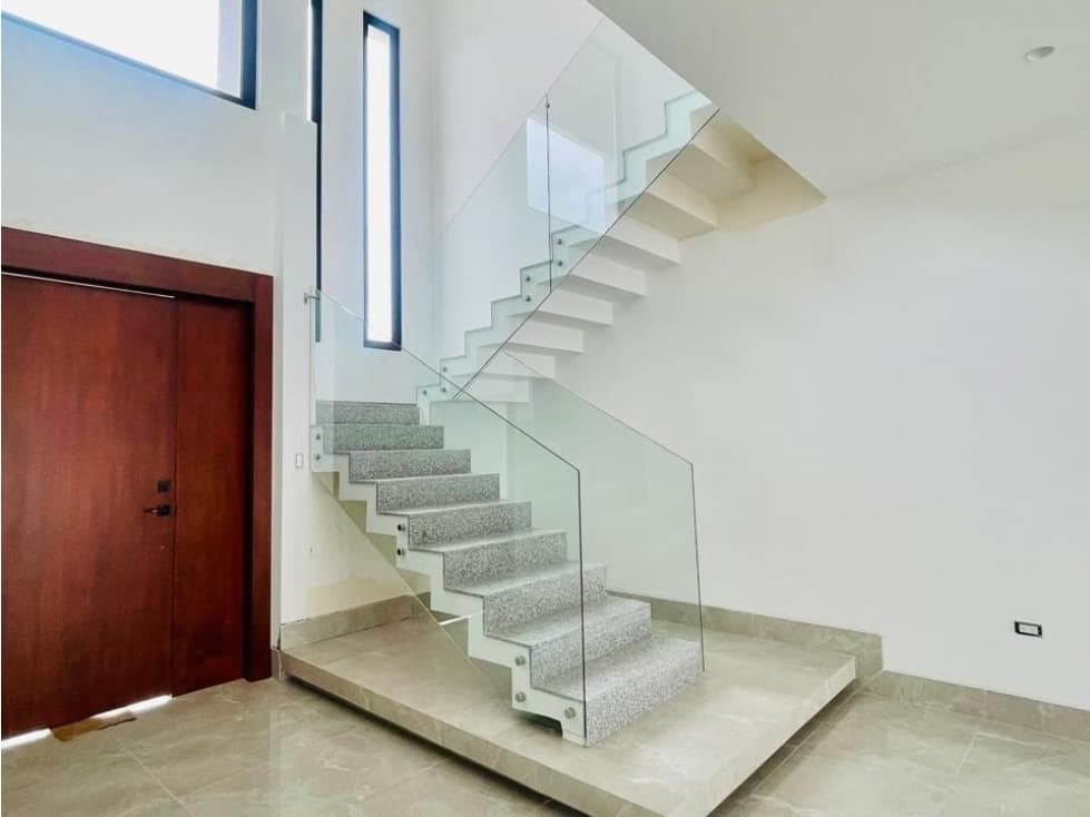 Samborondón, Hermosa Casa en Venta, 260m2 — foto 5