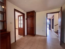 Cumbayá, Casa en Venta o Renta, 220m2