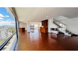 Lomas de Monteserrín, PH en Venta, 280m2, 3 Habitaciones, terraza