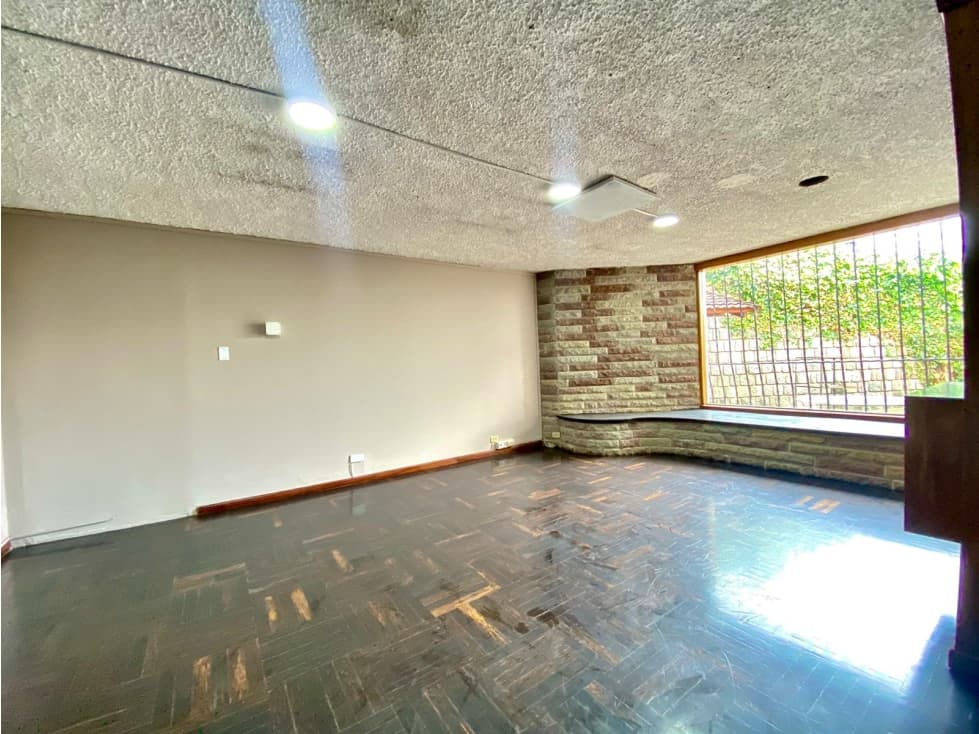 El Batán, Casa Comercial en Renta, 937m2, 18 Ambientes — foto 2