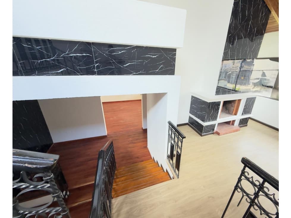 La Shyris, Hermosa Casa Comercial en Renta, 340m2 — foto 1