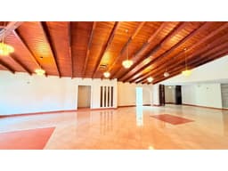 La Pradera, Local Comercial en Renta, 250m2, 4 baños, uso comercial