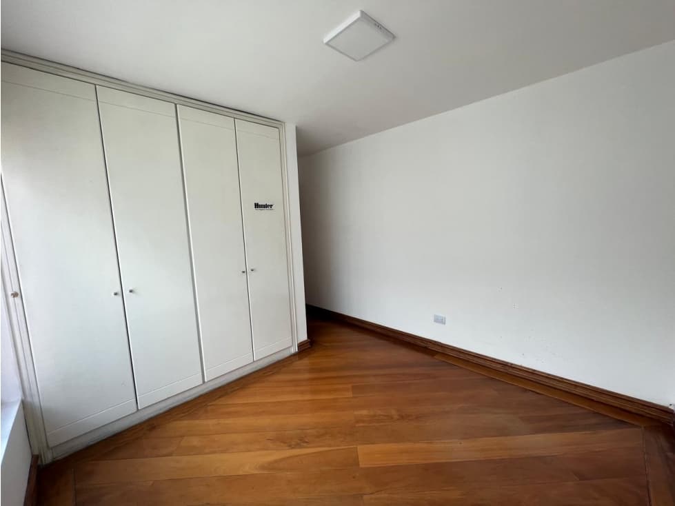 Rumipamba, Casa Comercial en Venta, 430m2, 4 Ambientes — foto 5