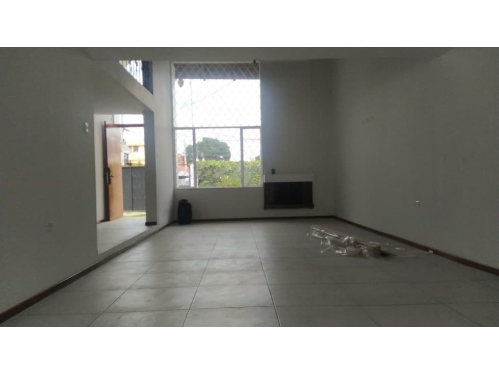 La Kennedy, Hermosa Casa en Renta, 388m2 — foto 3