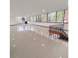 La Colón, Local Comercial Duplex en Renta, 1000m2