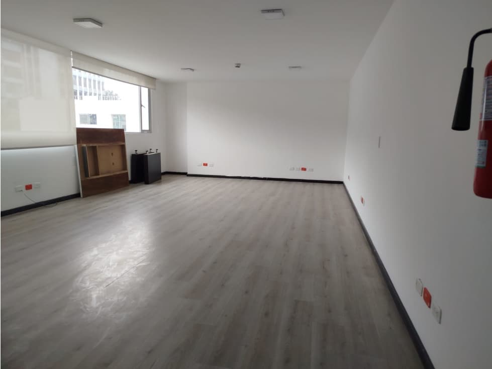 La Amazonas , Oficina en Renta, 52m2 — foto 3
