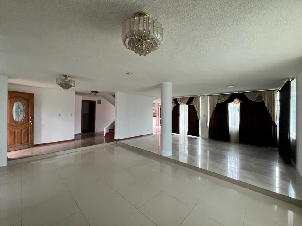 La Armenia, Casa en Venta, 269m2, Jardines — foto 1