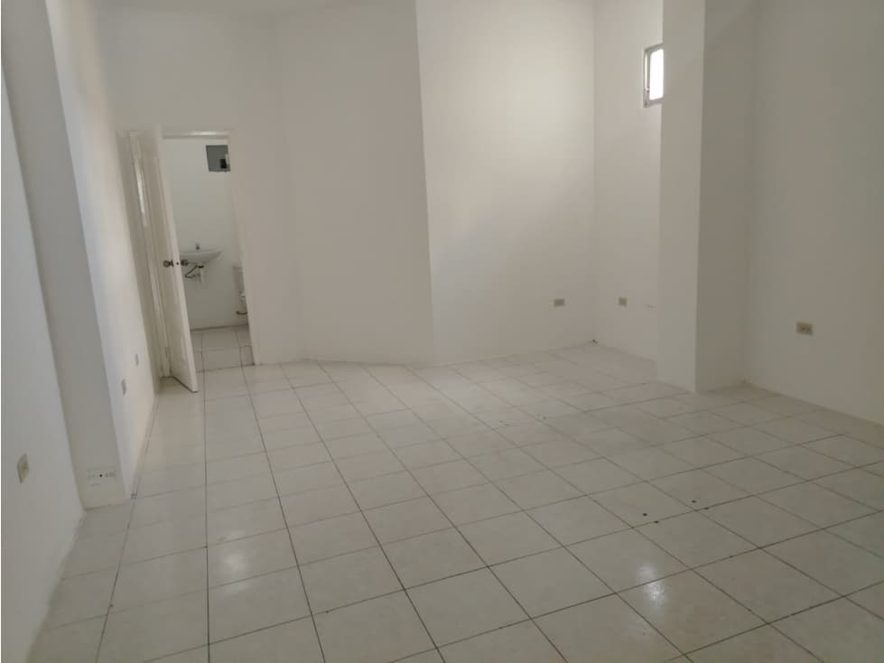 Urdesa, Local de 120m2 , dos ambientes 3 baños — foto 3