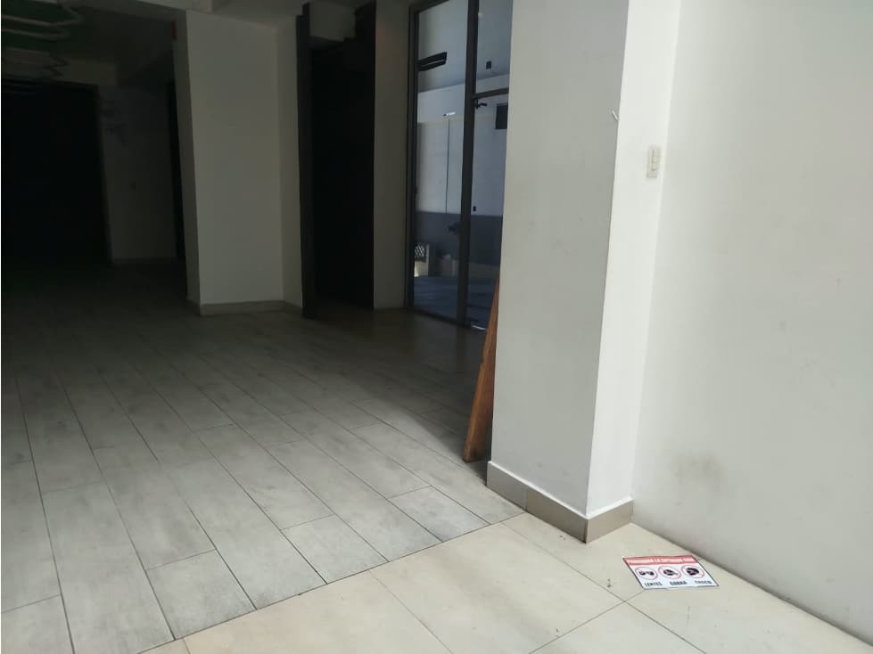 Iñaquito, Local 120m2 2 ambientes, parqueaderos — foto 5