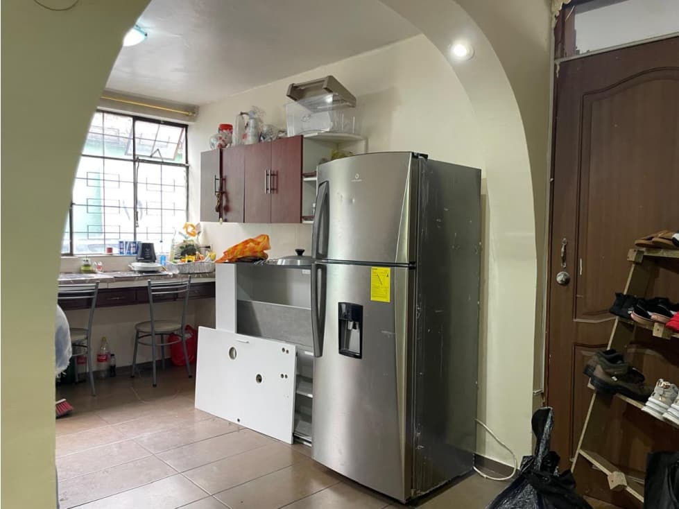 Av. Napo, Casa y 2 Locales en Venta, 280m2, 8 Habitaciones — foto 3