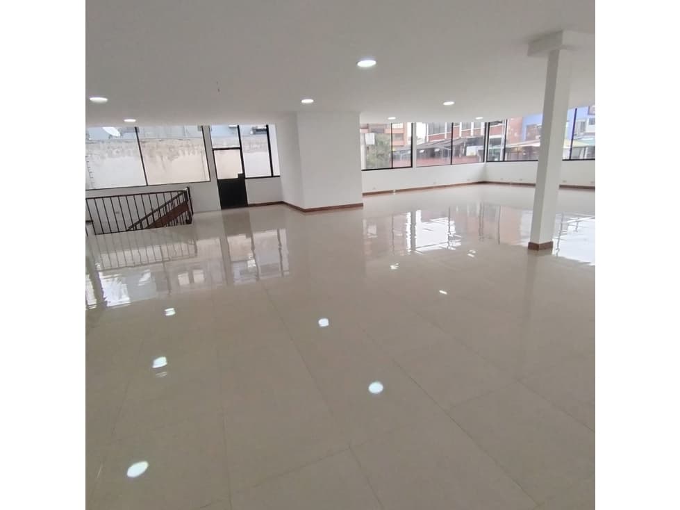 La Colón, Local Comercial Duplex en Renta, 1000m2 — foto 6