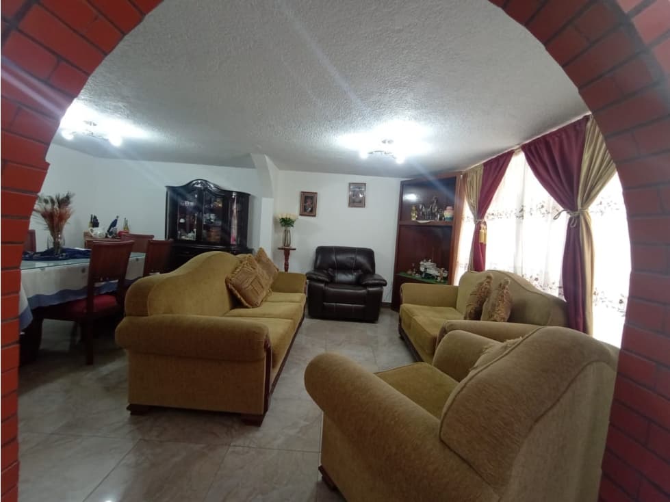 Carcelén, Casa en Venta, 182m2m2, 3 Habitaciones, 2 Baños — foto 2