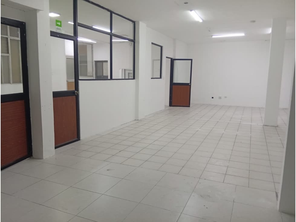 La Orellana, Casa Comercial en Renta, 1.139m2 — foto 1