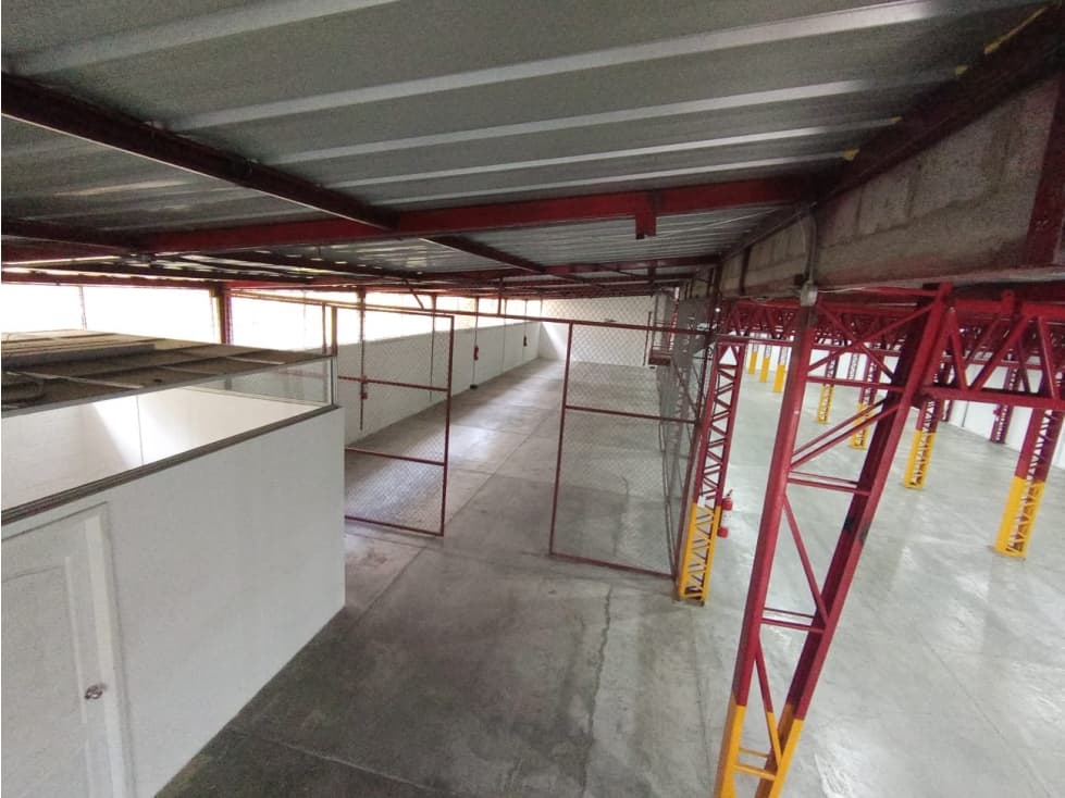 Ponceano, Galpón en Renta, 1100m2, 2 Ambientes — foto 6