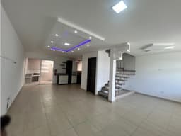 Calderón, Hermosa Casa en Venta, 246m2