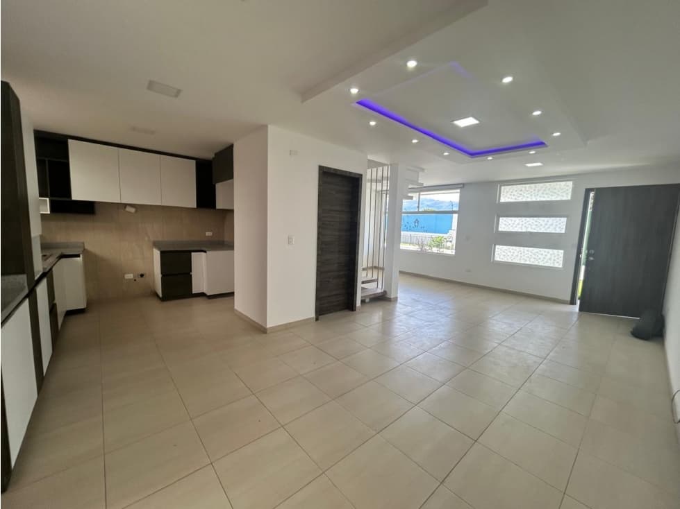 Calderón, Hermosa Casa en Venta, 246m2 — foto 3