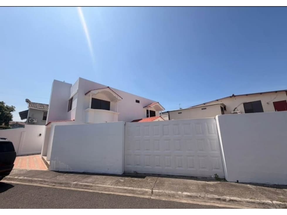 Samborondón, Casa en Venta 149 m² de construcción,583 m² de terreno — foto 3