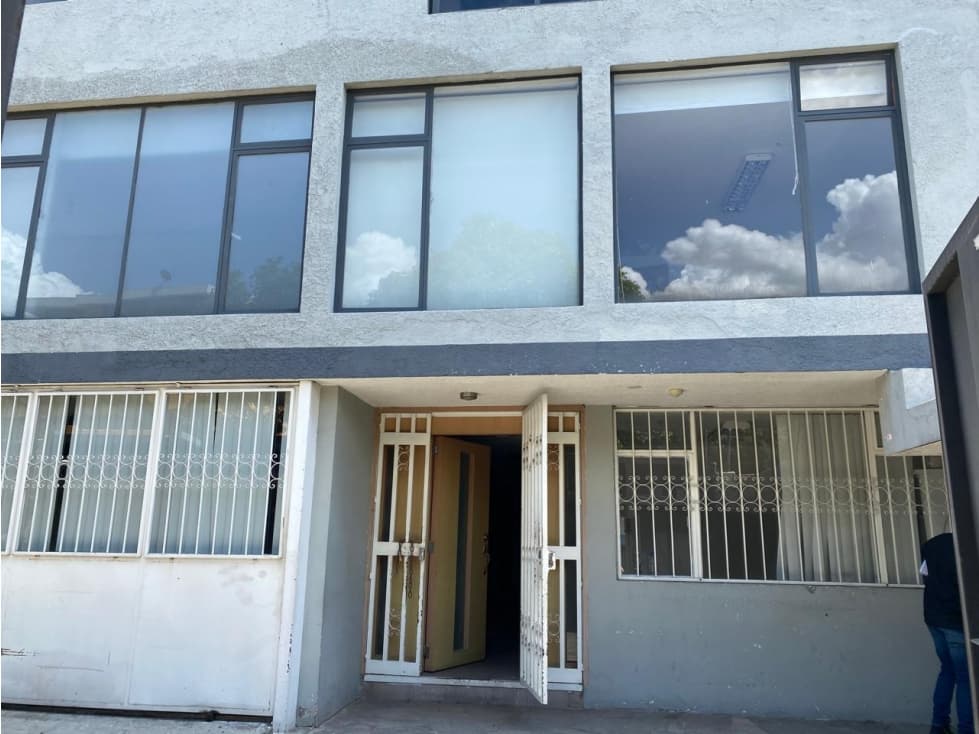 Jipijapa, Casa Comercial en Renta, 736m2, 3 Pisos — foto 1