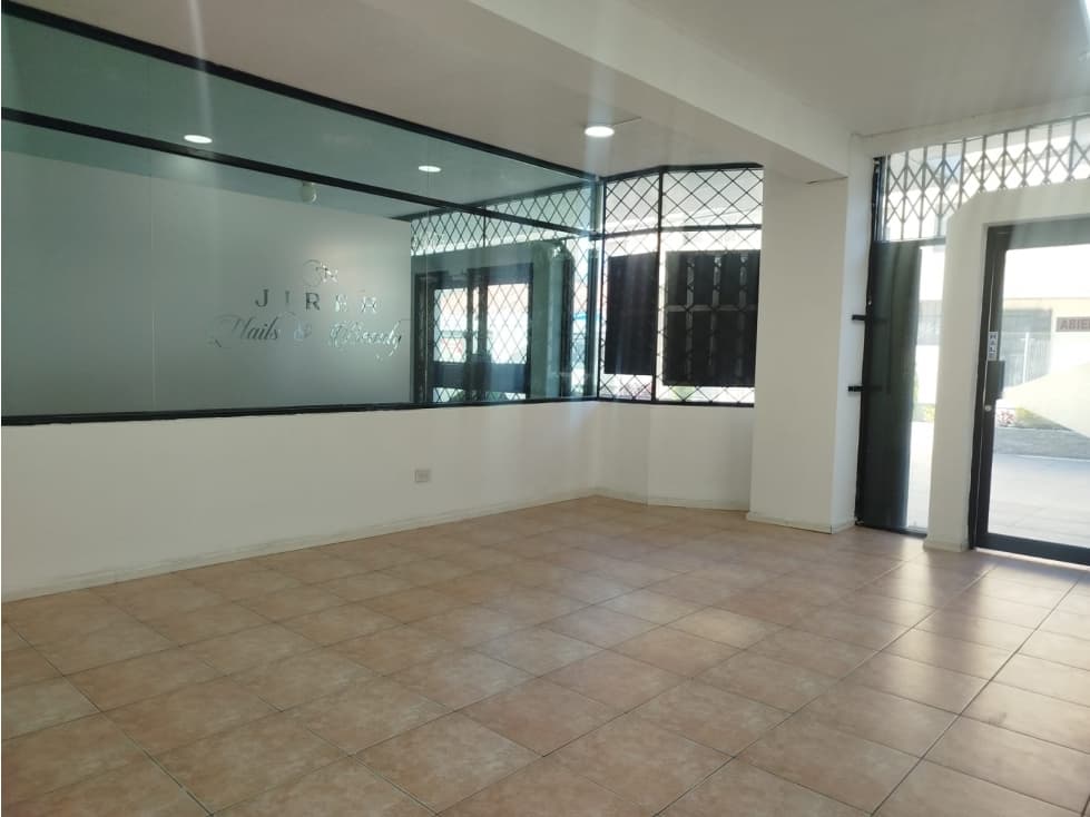 Iñaquito Bajo, Local Comercial en Venta, 74m2, 1 Ambiente — foto 2