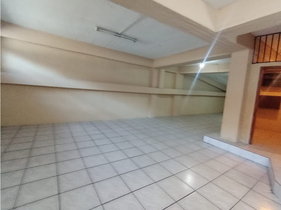 Iñaquito De Oportunidad Bodega en Renta, 140m2 — foto 3