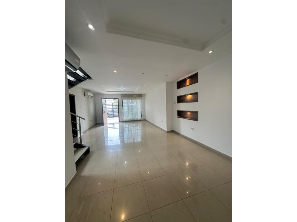 LINDA CASA EN VENTA - URB. PUERTO AZUL — foto 5