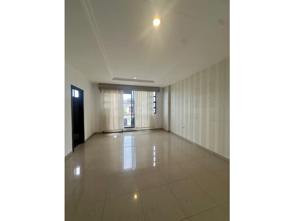 LINDA CASA EN VENTA - URB. PUERTO AZUL — foto 3
