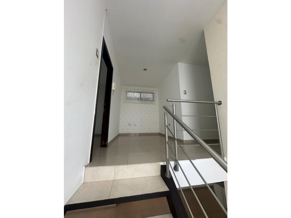LINDA CASA EN VENTA - URB. PUERTO AZUL — foto 4