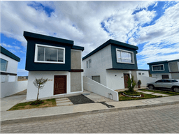 Casa en venta en Urbanización Nahla, sur de Manta