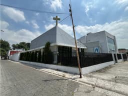 Vendo propiedad comercial locales y Oficinas en Urdesa Guayaquil